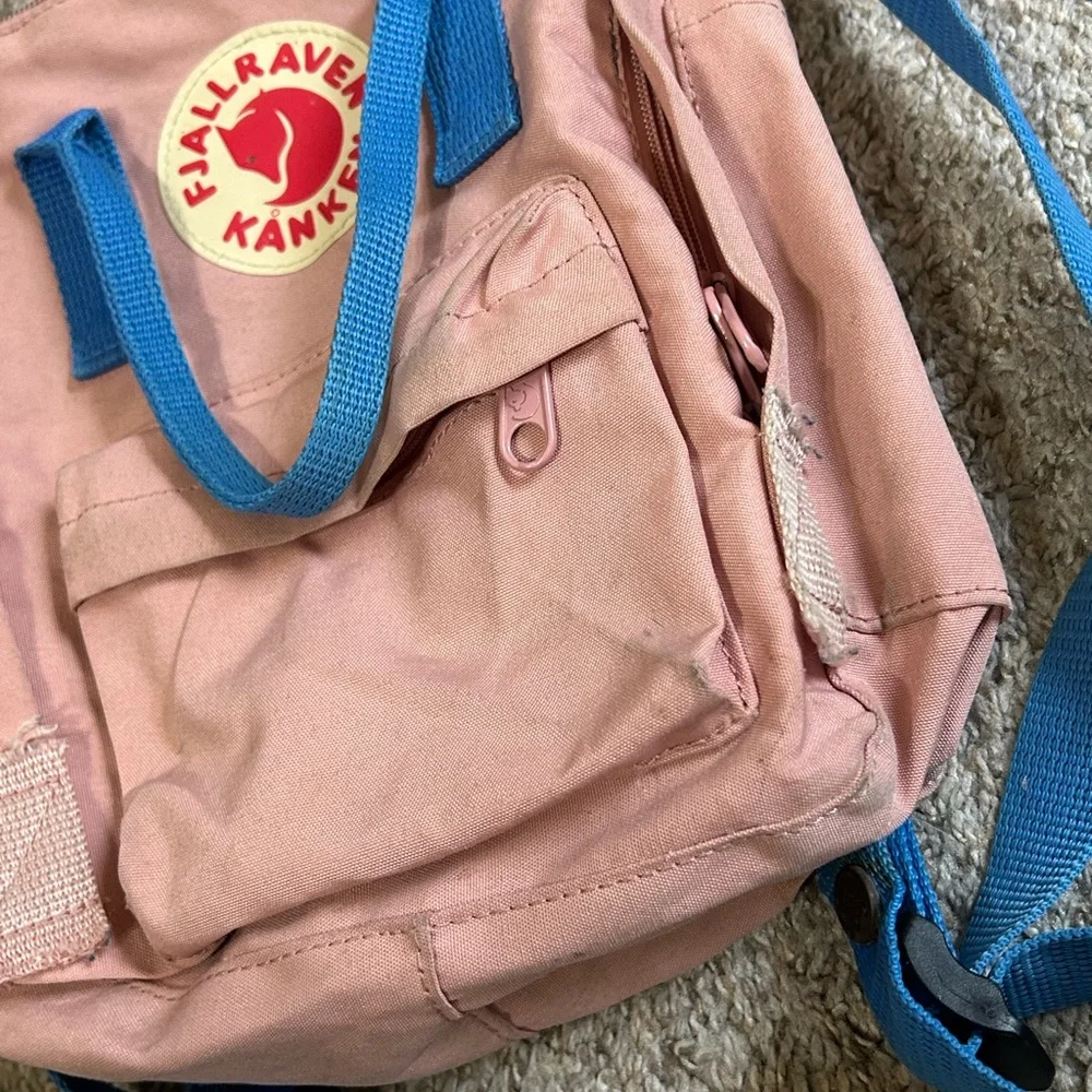KÅNKEN SLING Mini Backpack Soft Pink  Blue Accents Travel Outdoor Hiking Pockets